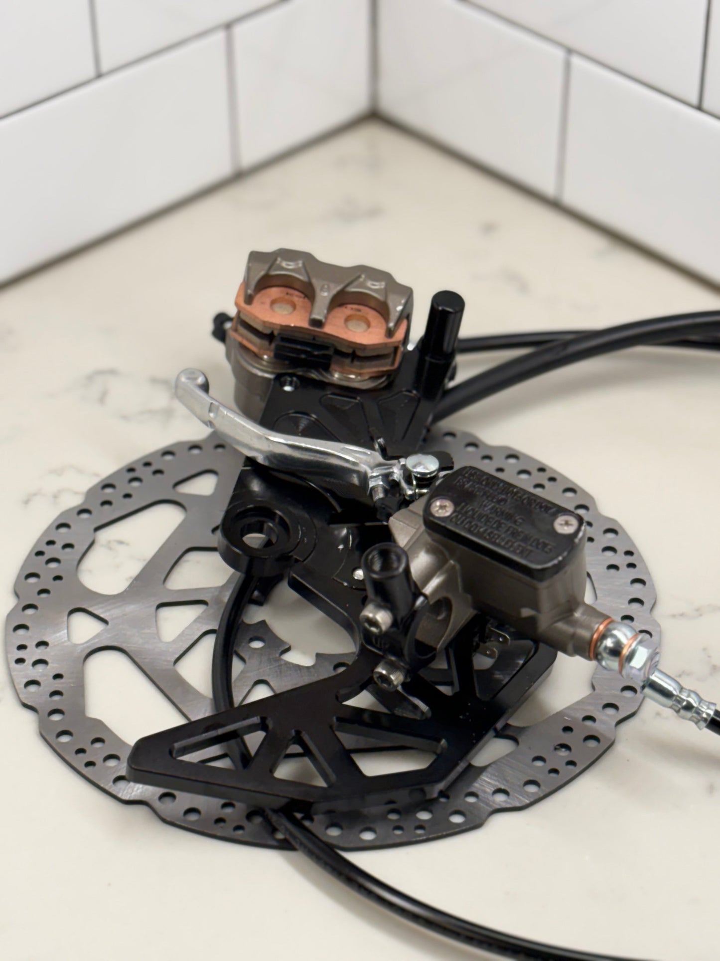 Ultra Bee Brake Kit (Suron, Eride)